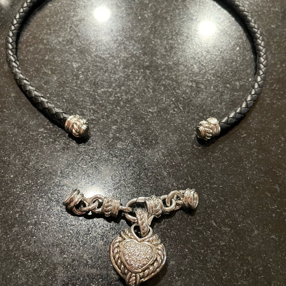 Judith Ripka Sterling and CZ heart pendant leather necklace and lobster clasp - Picture 4 of 8